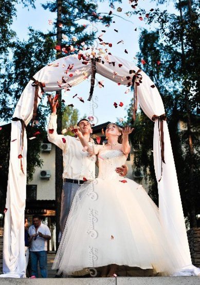 Цветочная композиция P5596 - Букеты и композиции PomPon