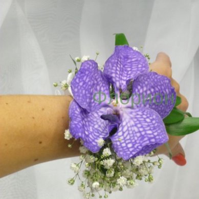 Аксессуар из цветов Д5599 - Салон цветов Джубаба Ирина