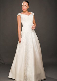 Свадебное платье 213-Б31712. А-силуэт, длинное без шлейфа.