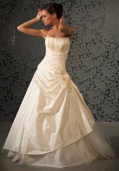 Свадебное платье Паола беж-А50801. А-силуэт, длинное без шлейфа.