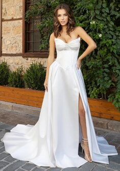 Свадебное платье D69339. А-силуэт, длинное со шлейфом.